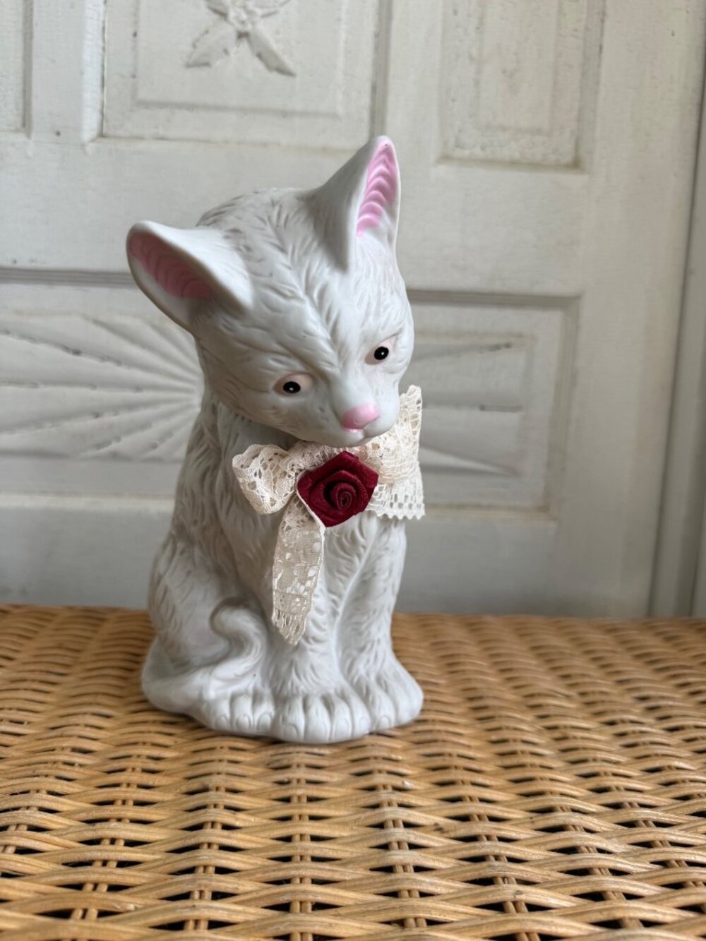 Vintage 70's Bisque Ceramic White Cat Kitten Kitty Lace Bow 9"